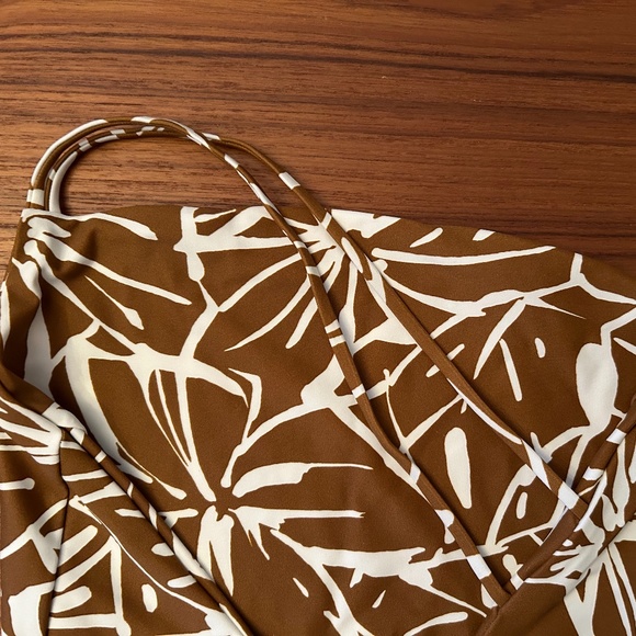 Madewell Double Strap, One Shoulder, One Piece Flora Sepia Abstract Swim Suit - Picture 4 of 10